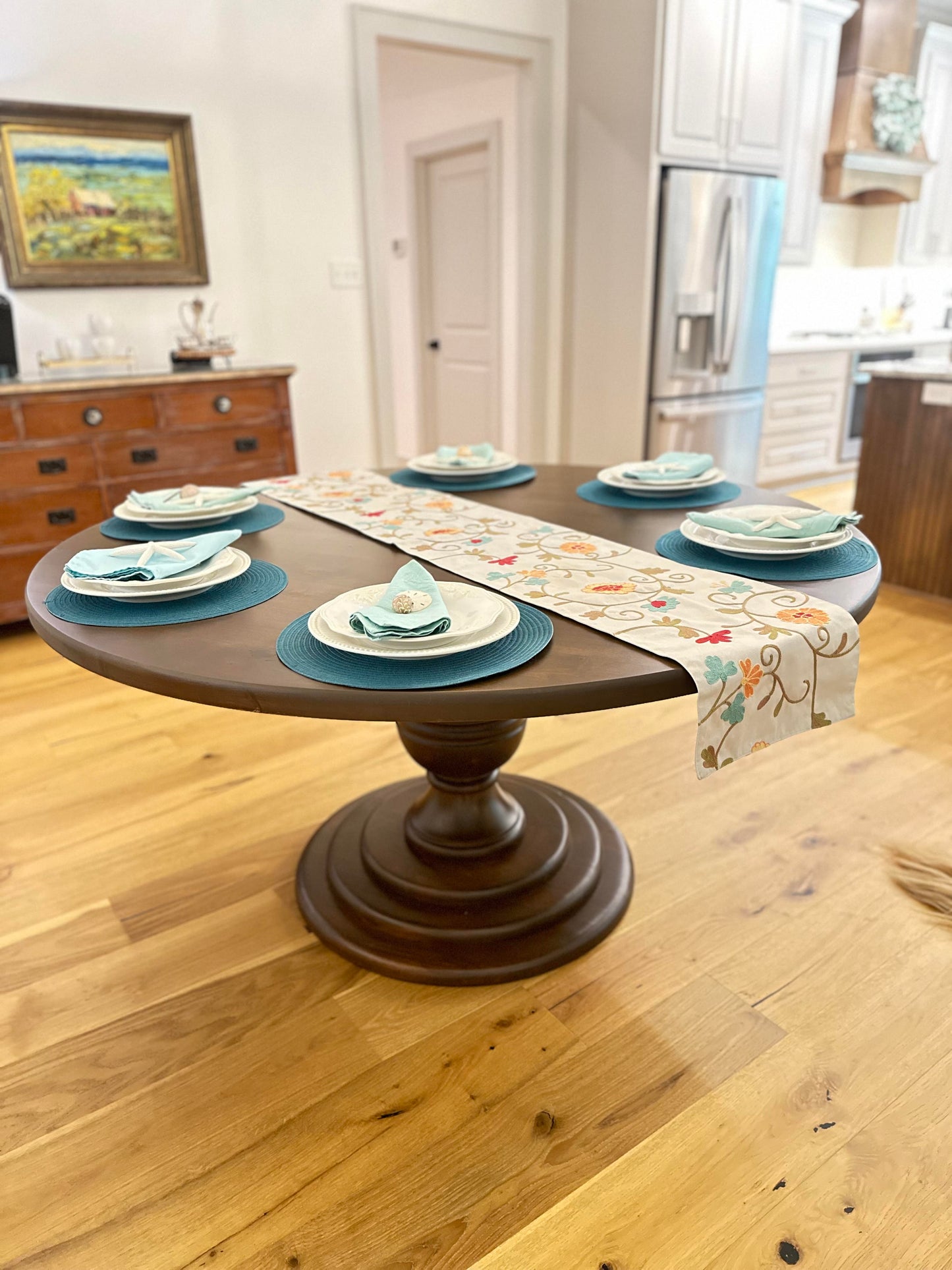 Mable Round Table